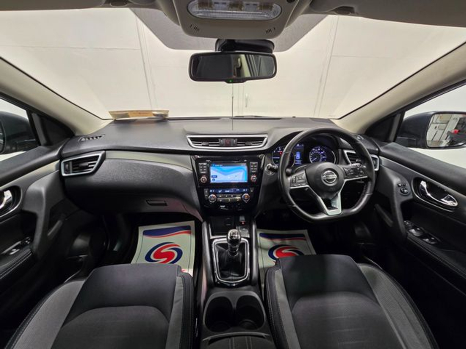 2017 Nissan Qashqai - image 4