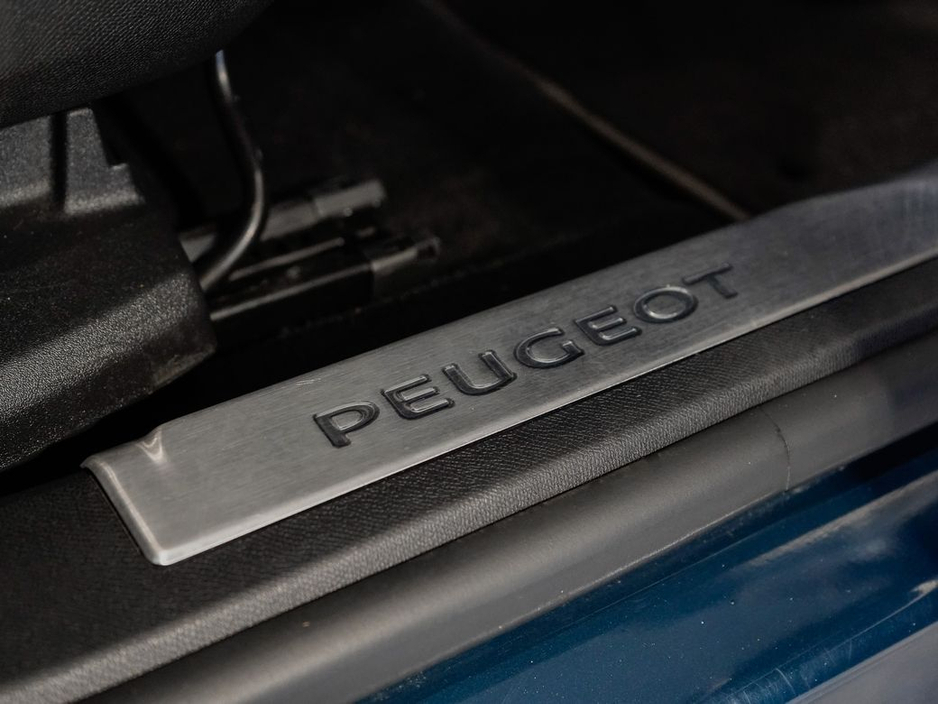 2024 Peugeot 3008 - image 14