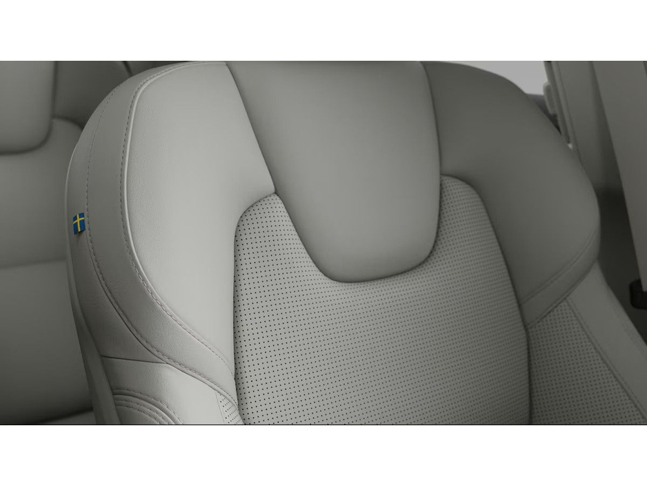 2026 Volvo XC60 - image 20