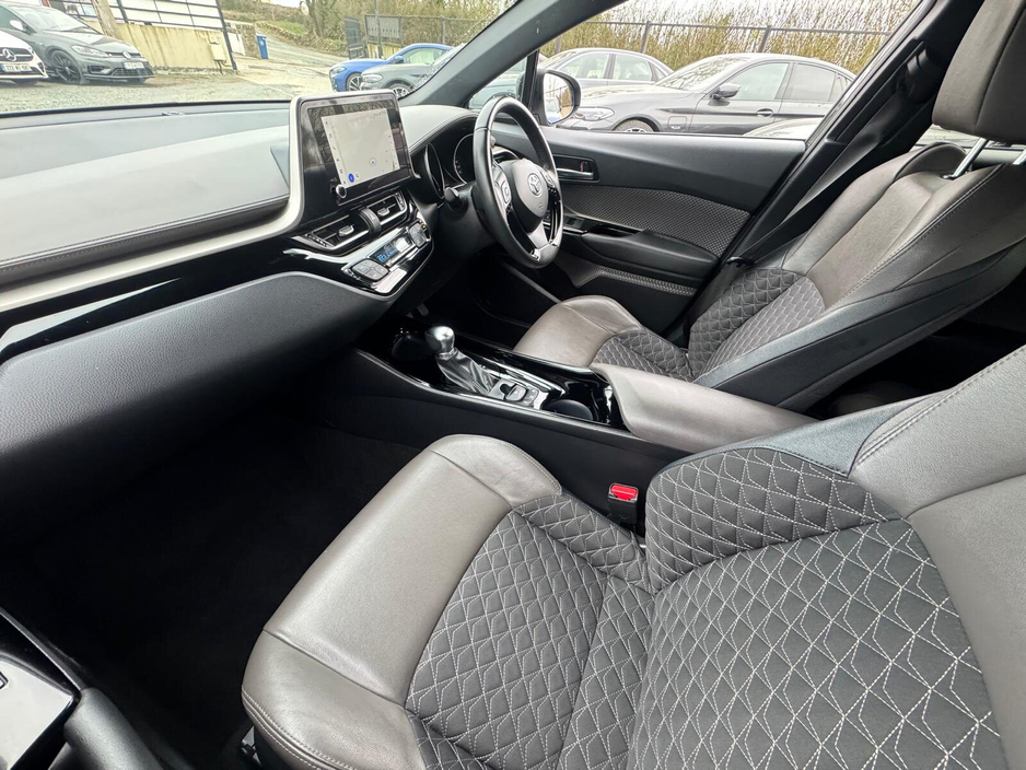 2023 Toyota C-HR - image 16