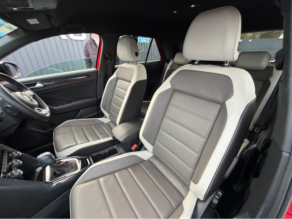 2020 Volkswagen T-Roc - image 40