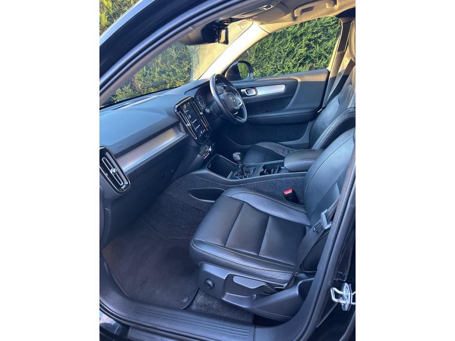 2020 Volvo XC40 D3 MOMENTUM 5DR €27,750