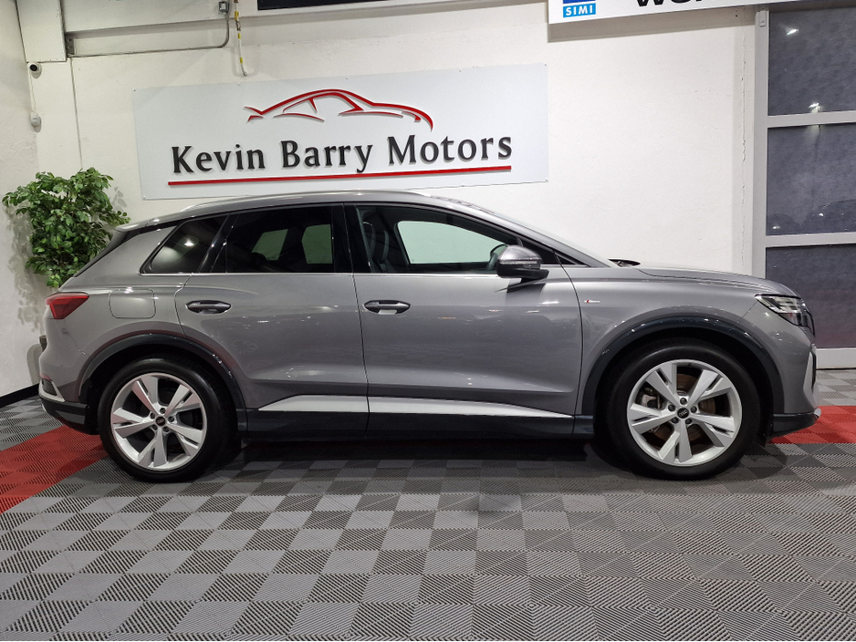 2024 Audi Q4 e-tron 45 S LINE (TECH PACK / 82KWH BATTERY) 282BHP AUTOMATIC **ONE OWNER / APPLE CARPLAY / ADAPTIVE CRUISE CONTROL / FULL LEATHER / SONOS PREMIUM SOUND / SAT NAV / REVERSE CAMERA / WIRELESS PHONE CHARGING** €43,900