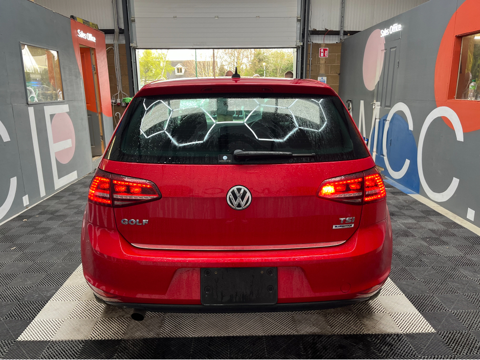2017 Volkswagen Golf - image 3