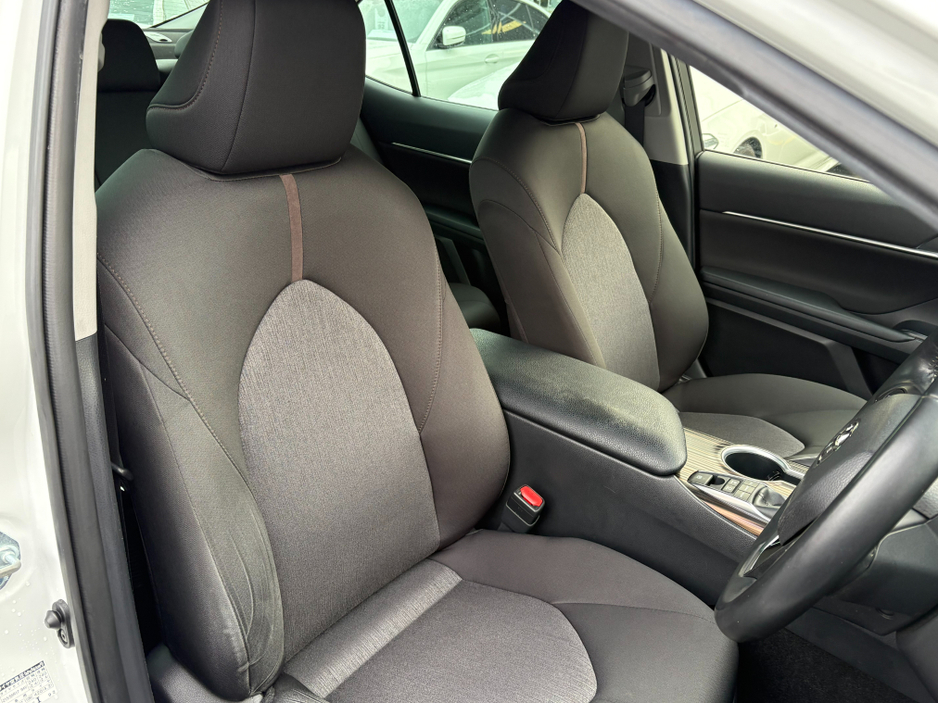 2020 Toyota Camry - image 10