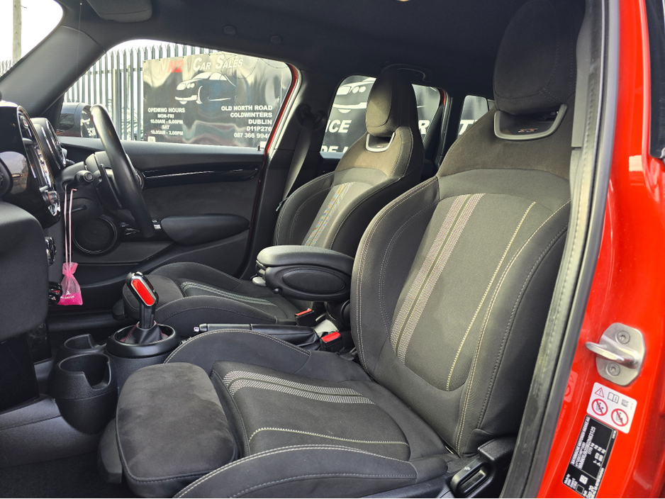 2020 MINI Cooper S - image 19