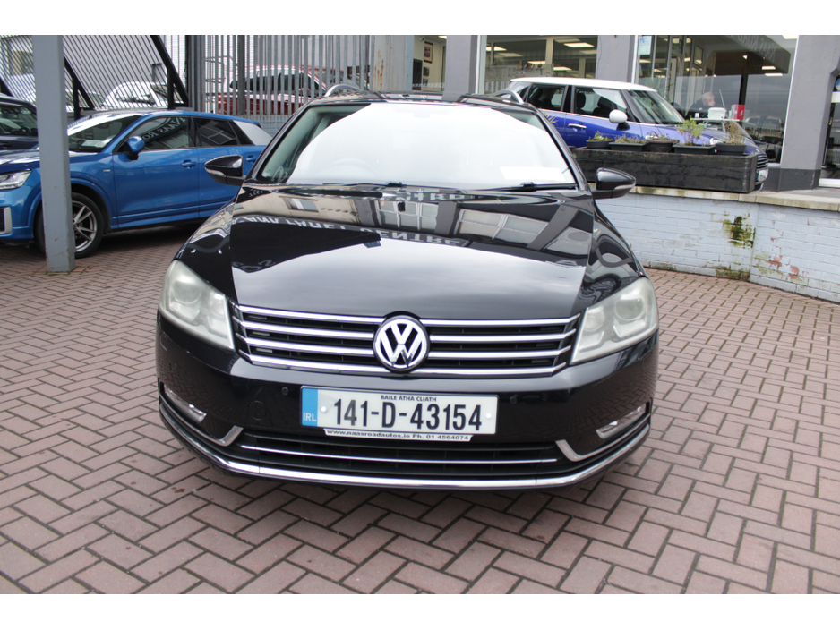 2014 Volkswagen Passat - image 9