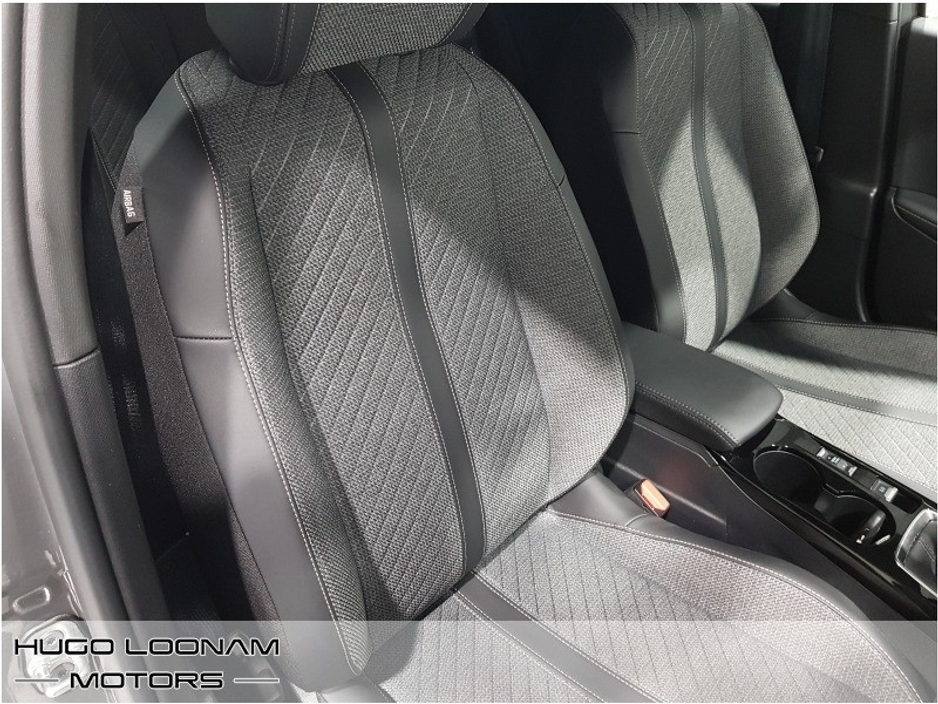 2025 Peugeot 2008 - image 19