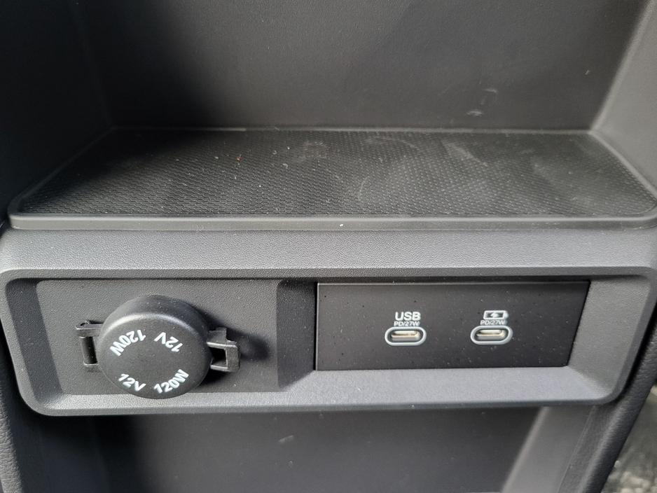 2026 KGM TORRES EVX - image 31