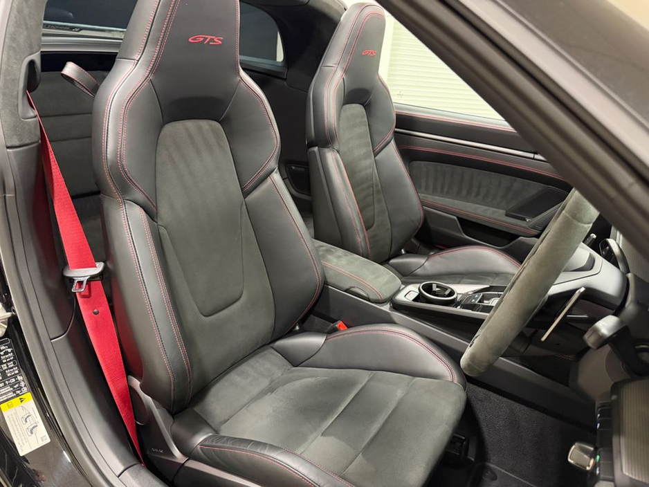 2024 Porsche 911 - image 25