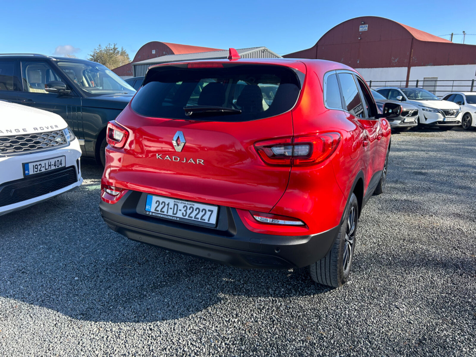 2022 Renault Kadjar - image 12