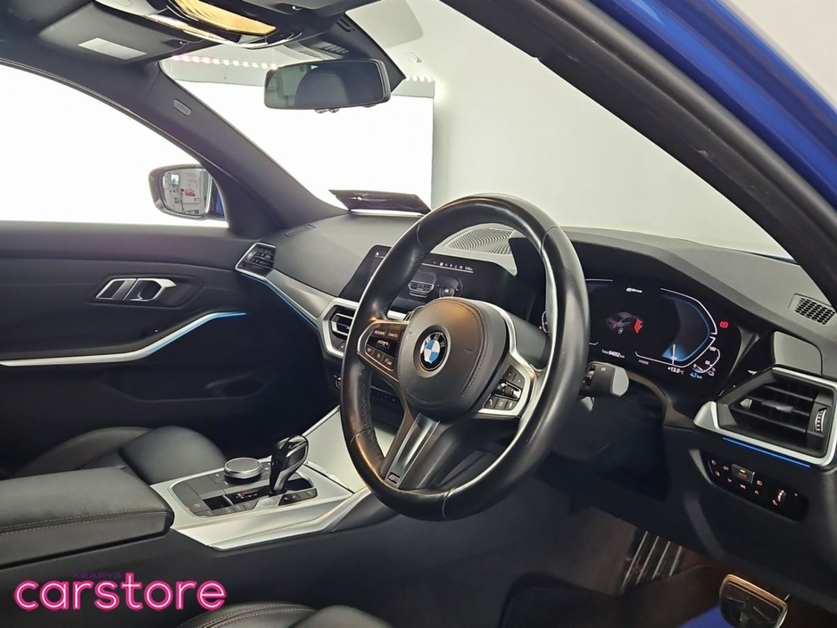 2019 BMW 3 Series - image 9