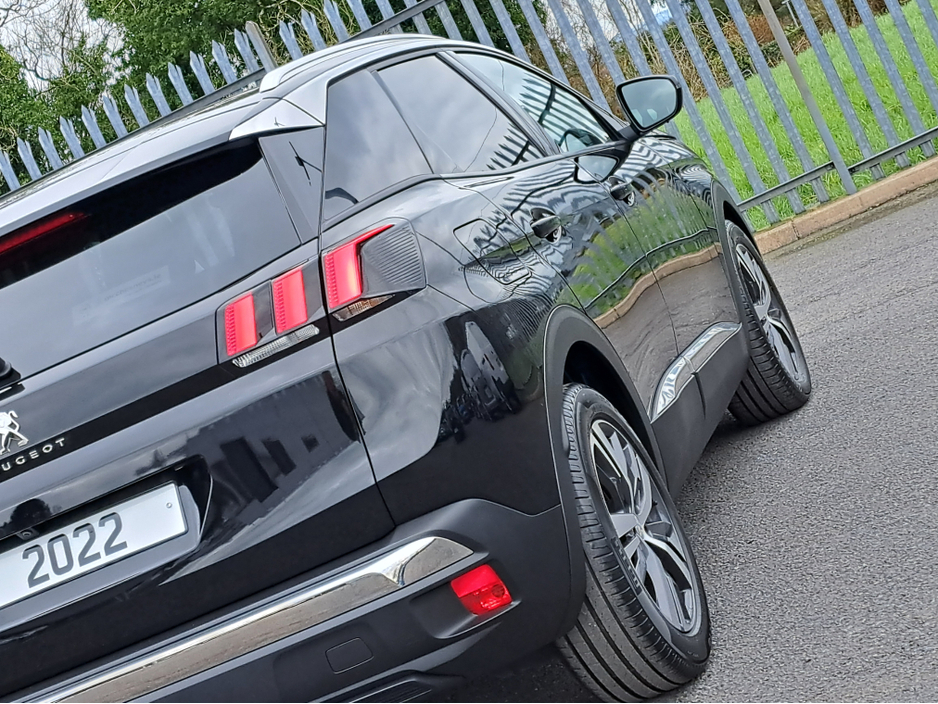 2022 Peugeot 3008 - image 10