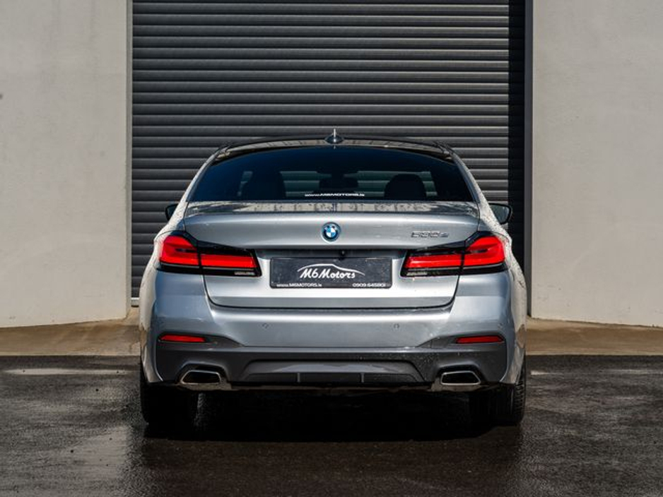 2022 BMW 5 Series - image 6