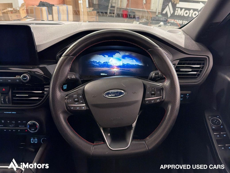 2022 Ford Kuga - image 17