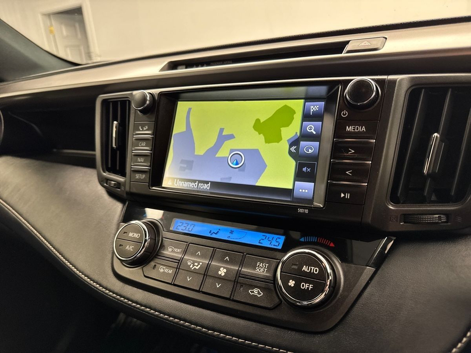 2018 Toyota Rav4 - image 19