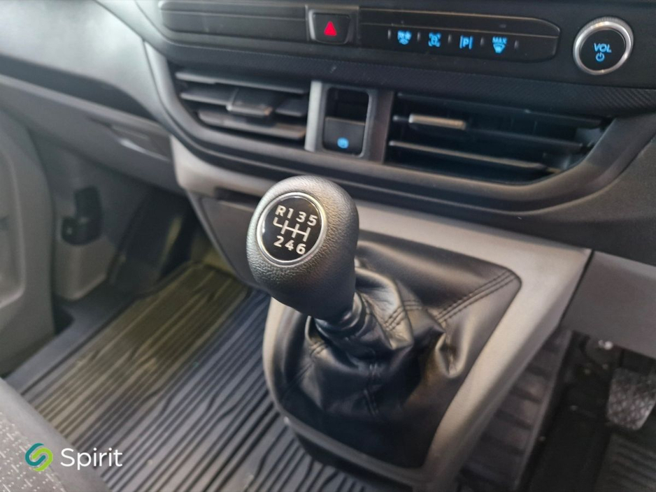 2025 Ford Transit Custom - image 18