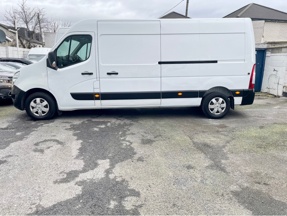 2021 Nissan NV400 - image 28