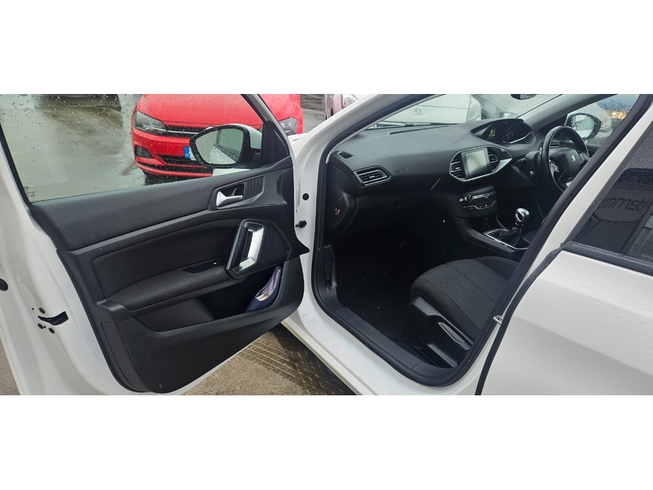 2016 Peugeot 308 - image 21