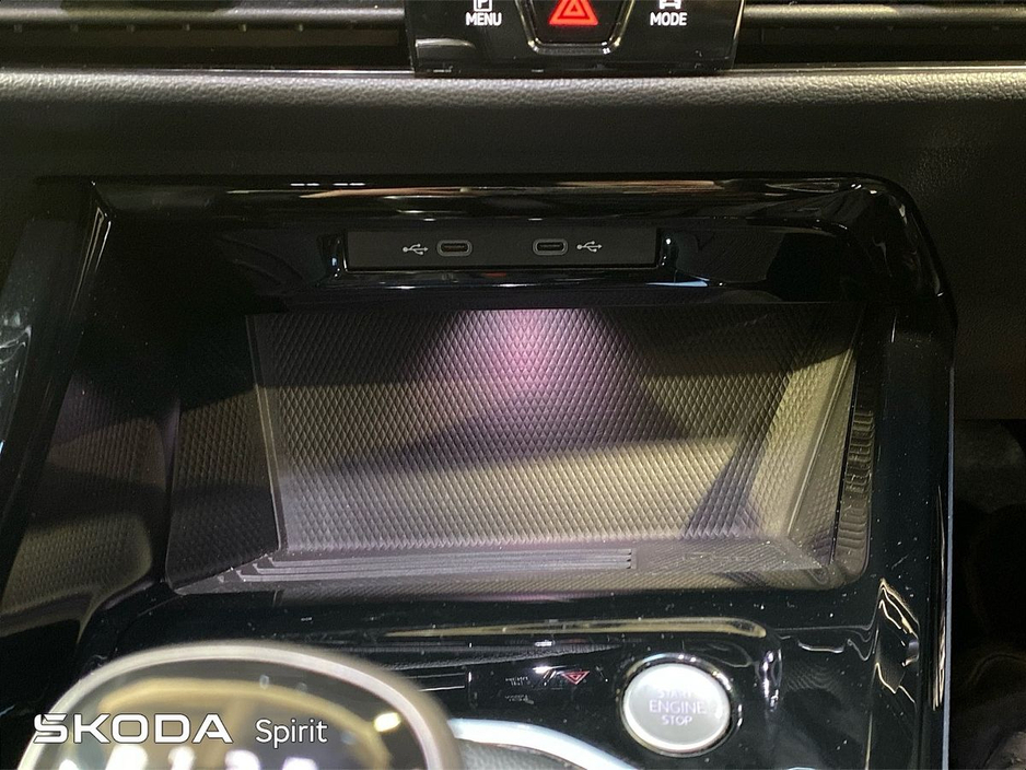 2024 Volkswagen Golf - image 23