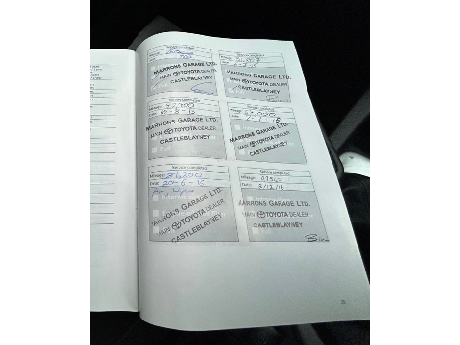 2014 Toyota Auris - image 11