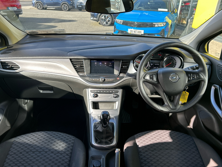 2021 Opel Astra - image 8