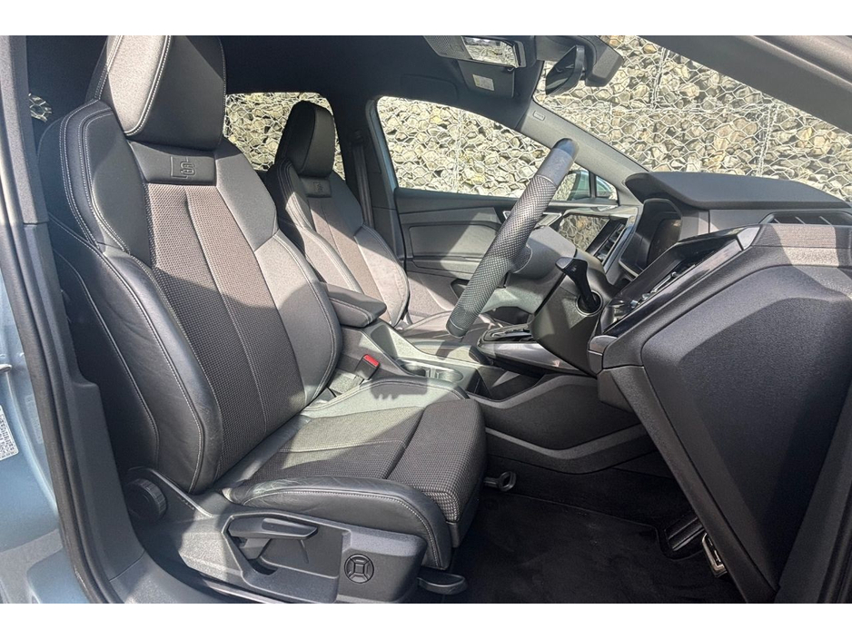 2023 Audi Q4 e-tron E-TRON S LINE 40 €32,137