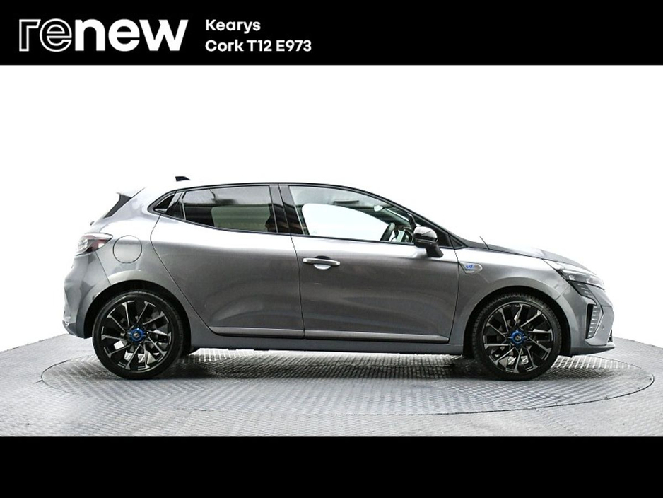 2025 Renault Clio - image 14