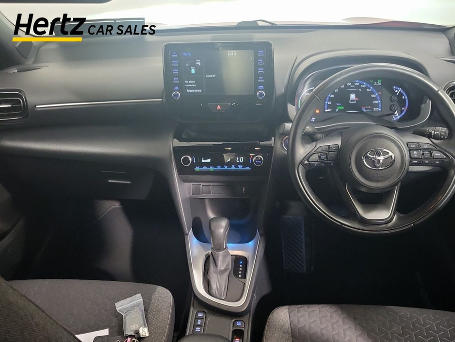 2023 Toyota Yaris Cross - image 13