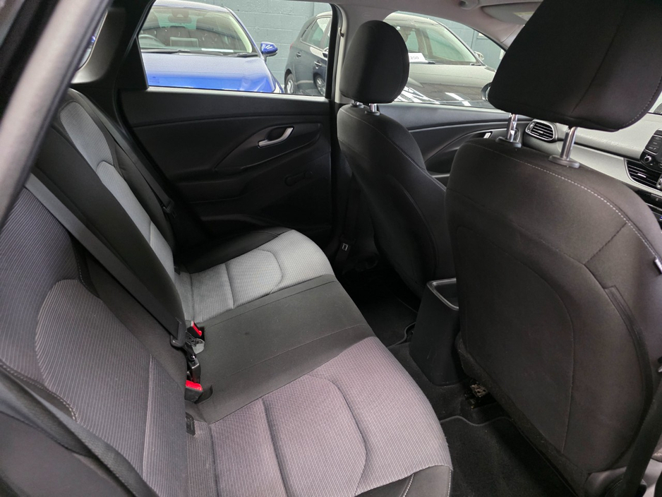 2018 Hyundai i30 - image 12