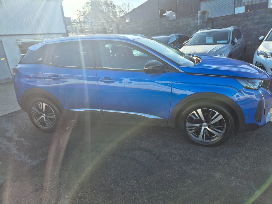 2022 Peugeot 3008 ALLURE PREMIUM B-HDI €29,950