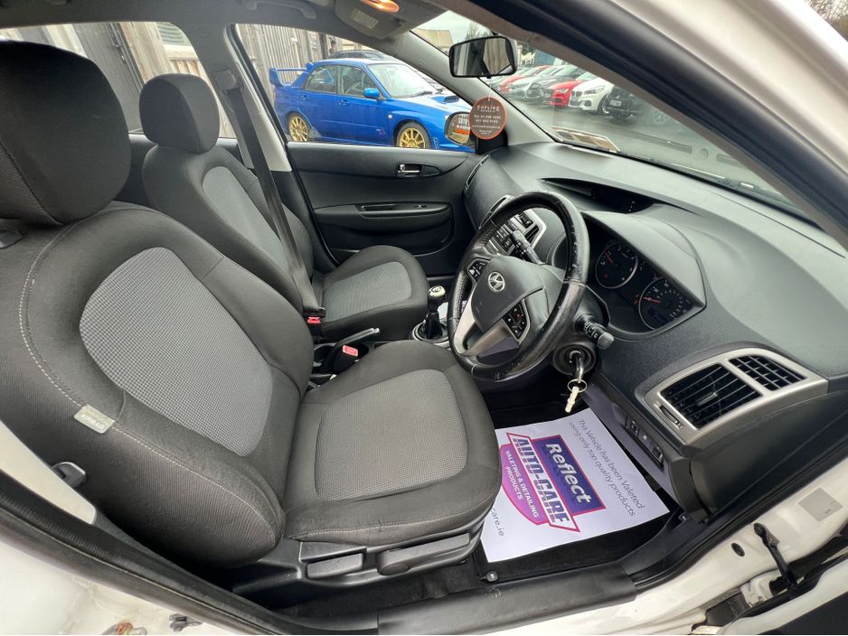 2013 Hyundai i20 - image 9