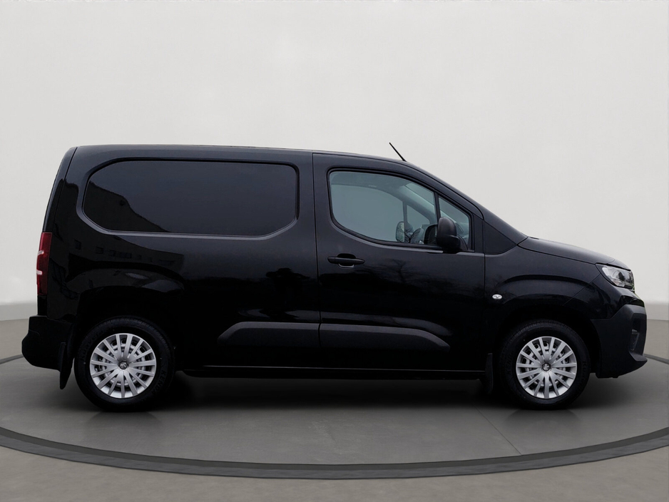 2025 Peugeot Partner - image 8