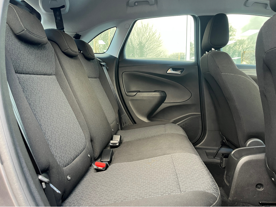 2023 Opel Crossland - image 12
