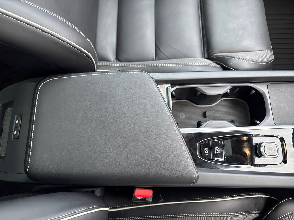 2024 Volvo XC60 - image 15