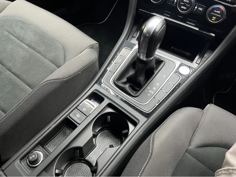 2019 Volkswagen Golf - image 16