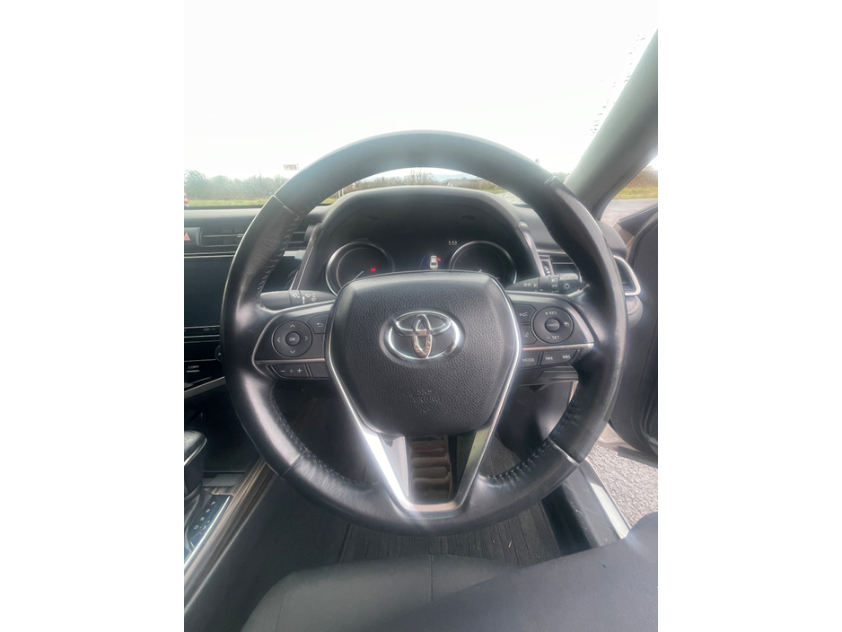 2019 Toyota Camry - image 11