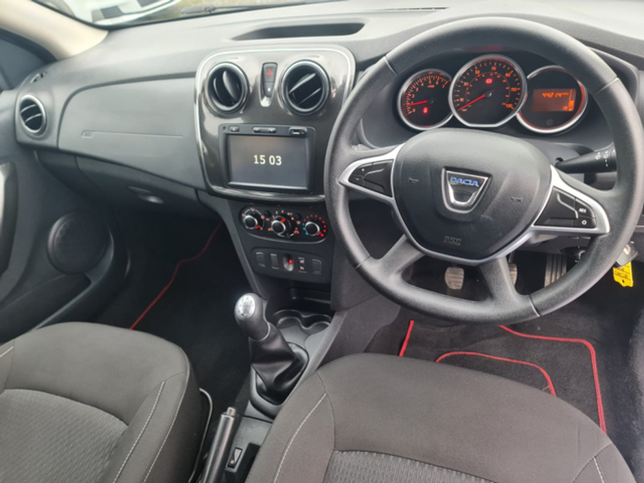 2017 Dacia Sandero - image 5