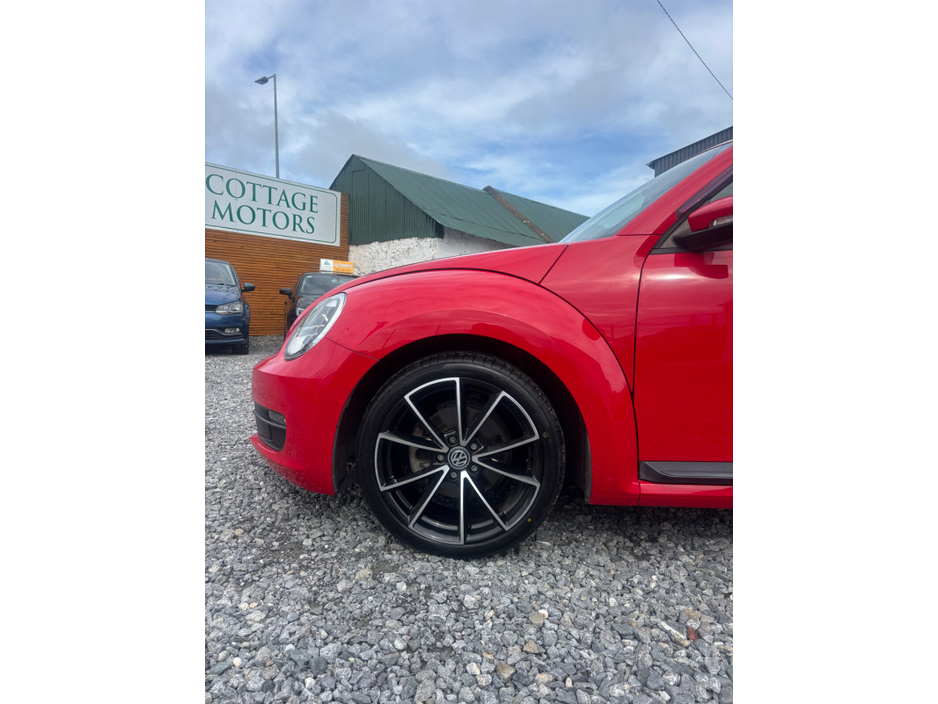 2016 Volkswagen Beetle - image 6