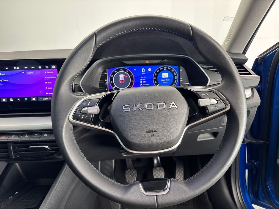 2025 Skoda Octavia - image 13