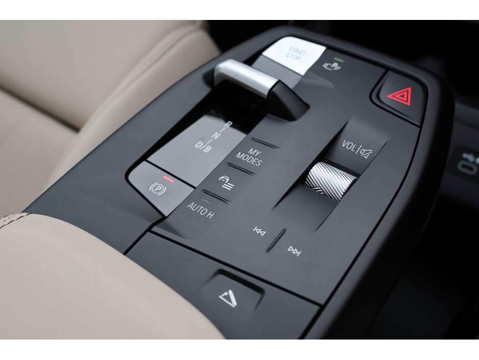 2024 BMW iX1 - image 10