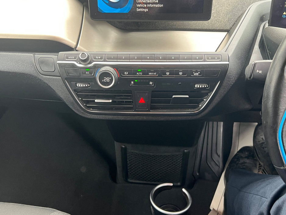 2014 BMW i3 - image 7