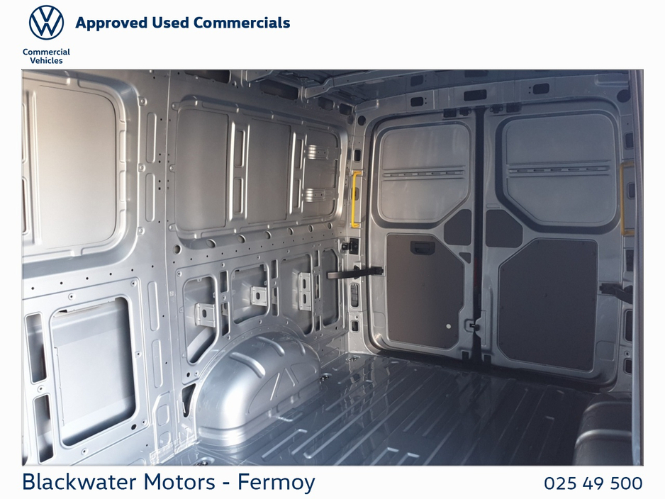 2025 Volkswagen Crafter - image 9