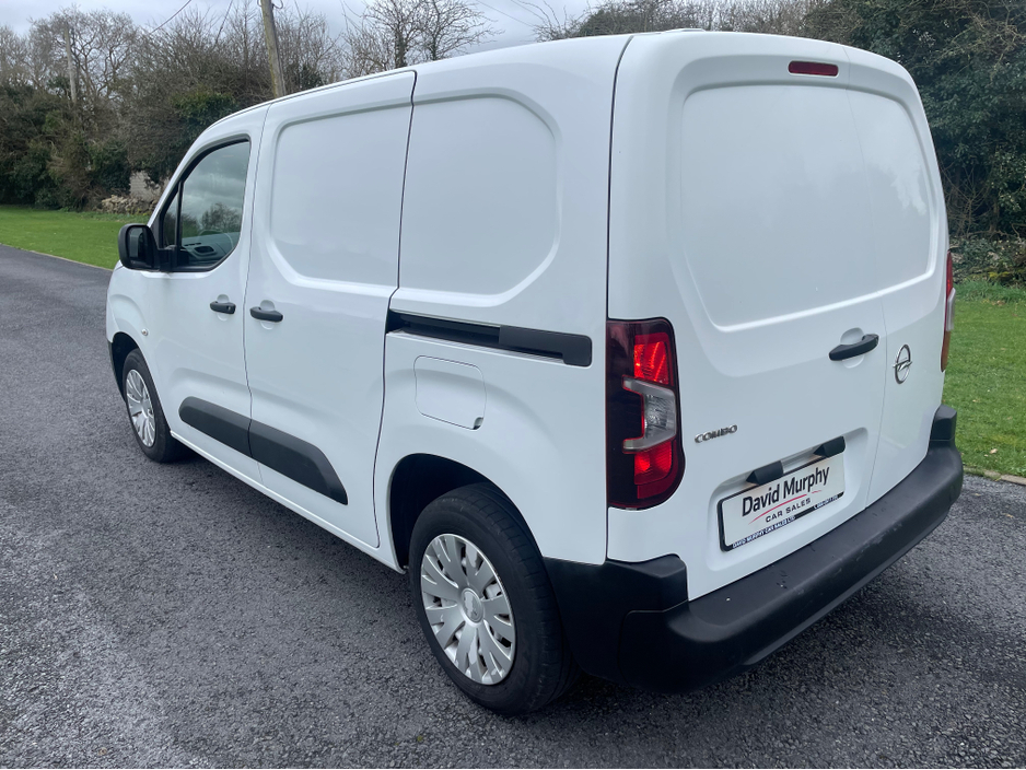2021 Opel Combo - image 7