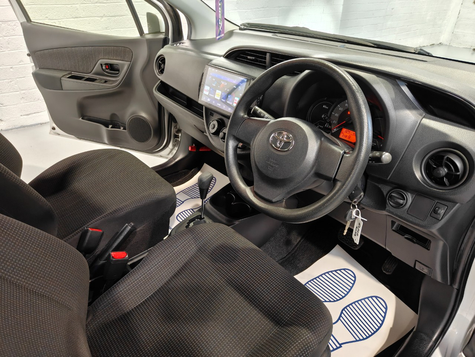 2020 Toyota Vitz - image 10