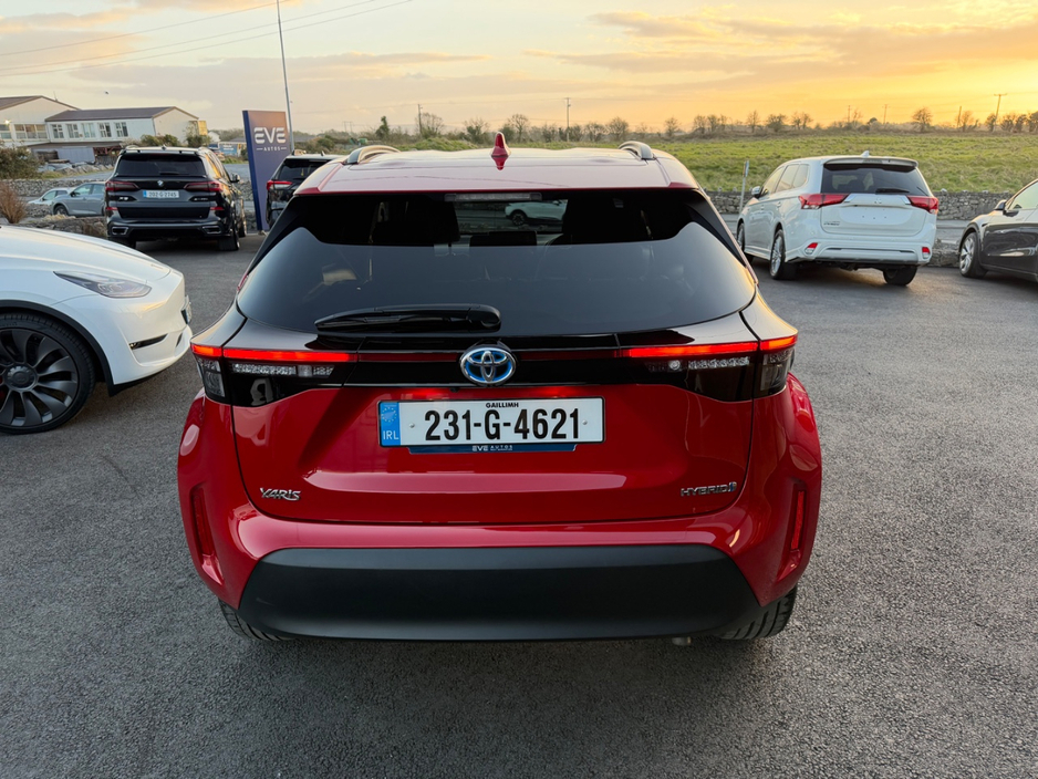 2023 Toyota Yaris Cross - image 10