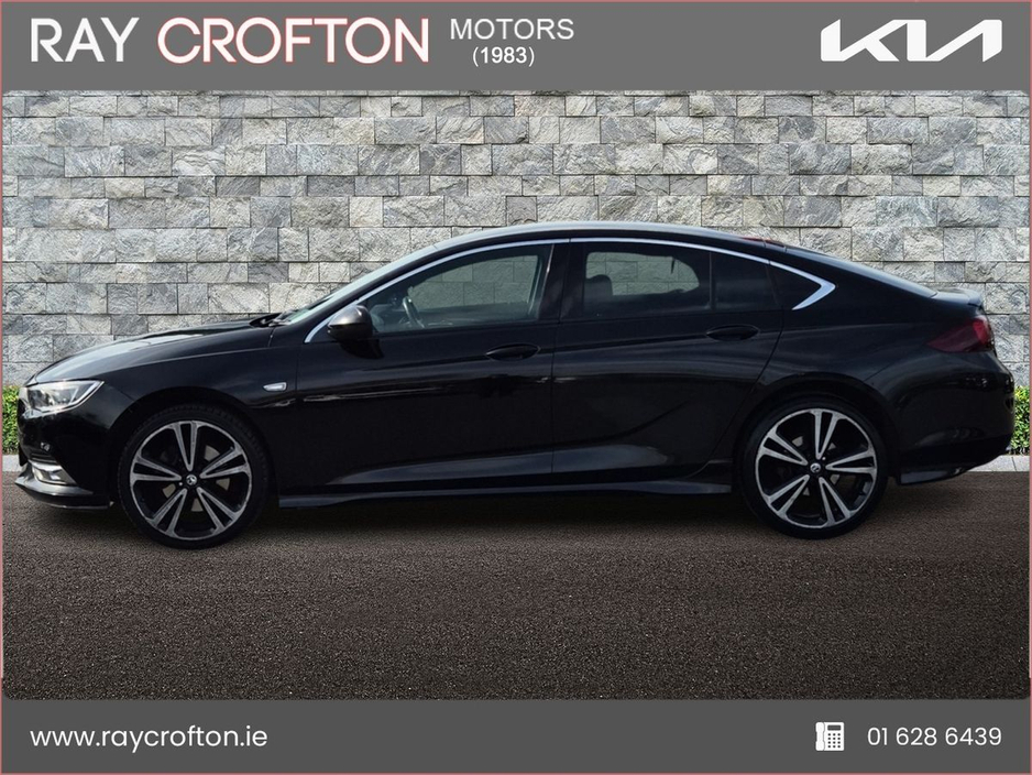 2018 Vauxhall Insignia - image 5