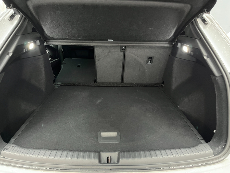 2023 Audi Q4 e-tron €35950! 2023 AUDI Q4 E-TRON 40 S-LINE ELECTRIC AUTOMATIC / CRUISE CONTROL / 360° PARKING CAMERA / HEATED SEATS / PADDLE SHIFTERS / APPLE CARPLAY / AMBIENT LIGHTSSHIFTERS €35,950