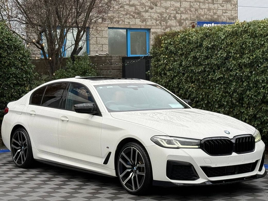 2021 BMW 5 Series 530e LCI M-SPORT COMPETITION 2.0 * HUGE SPEC * // OPENING SUNROOF // LEATHER INTERIOR // HEADS-UP DISPLAY €38,900