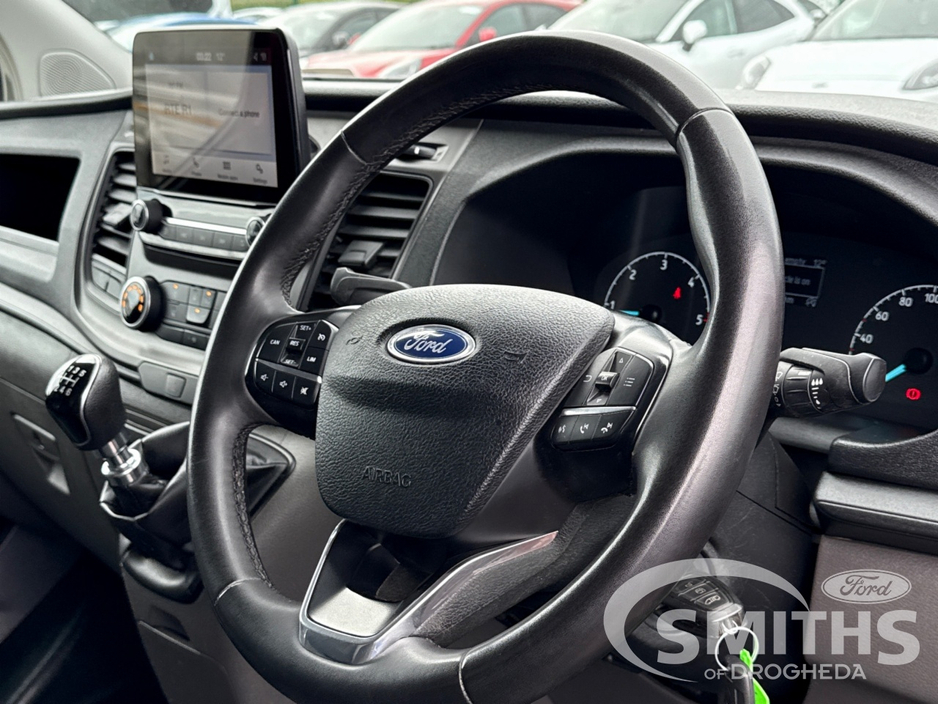 2022 Ford Transit Custom - image 11